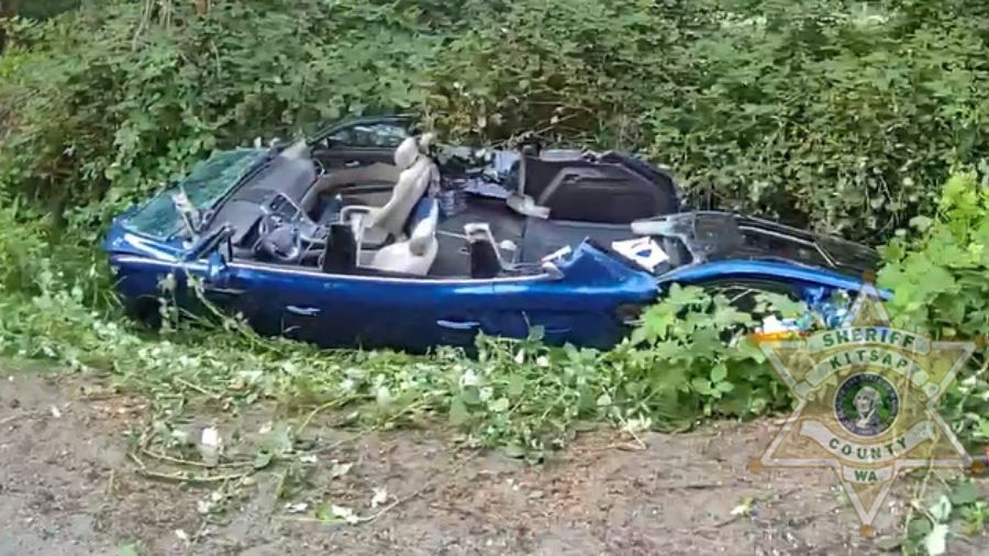 kitsap bac car crash ditch...