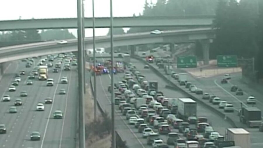 crash near everett mall...