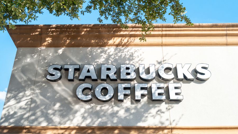 starbucks close stores...