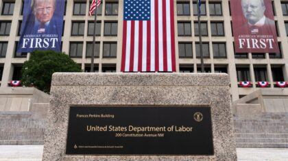 US unemployment claims dip to 206,000 as layoffs continue to remain rare