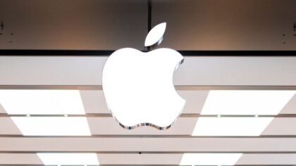apple foldable iphone...