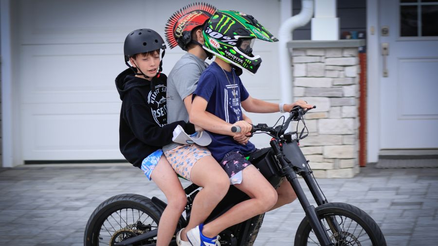 e-bike er visit child...