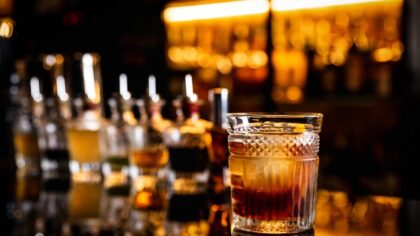 bar...