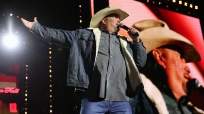 Garth Brooks adds 4th show to Seattle stop during "Blame It All On My Roots" tour...