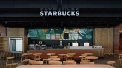 Starbucks (8)...