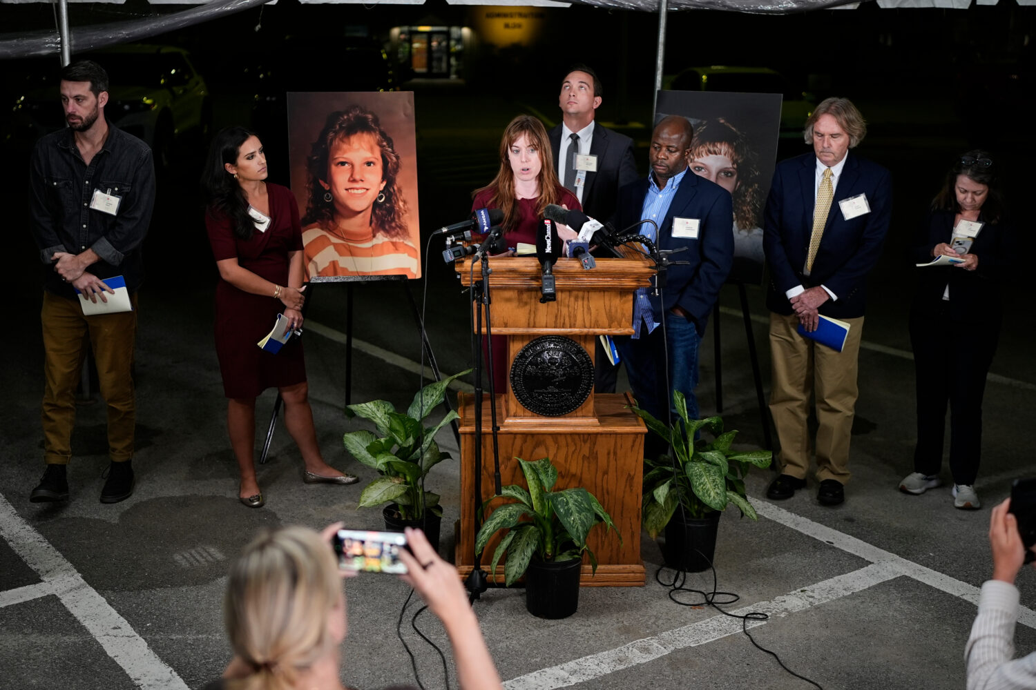 Media witnesses recount the moments before the execution of Christa Pike was halted Wednesday, Sept...