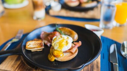 Portage Bay cafe close...