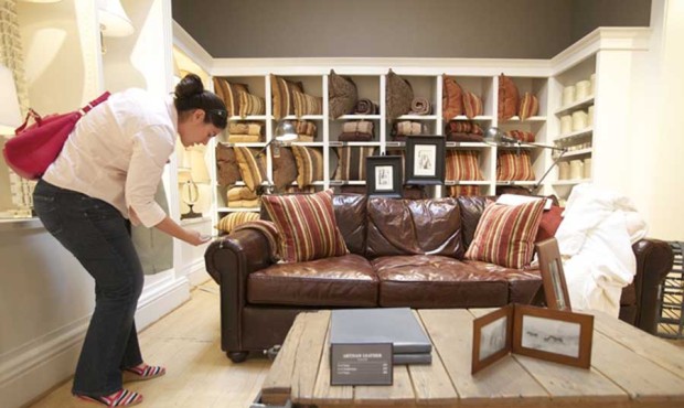 Spotting quality in leather furniture can be tricky. Mitch Sutlow from Leathers Furniture gives Pet...