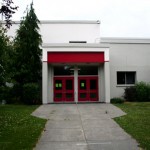 Mt. Si High School in Snoqualmie was used as the high school in the "Twin Peaks" pilot and as the school exterior during the series.