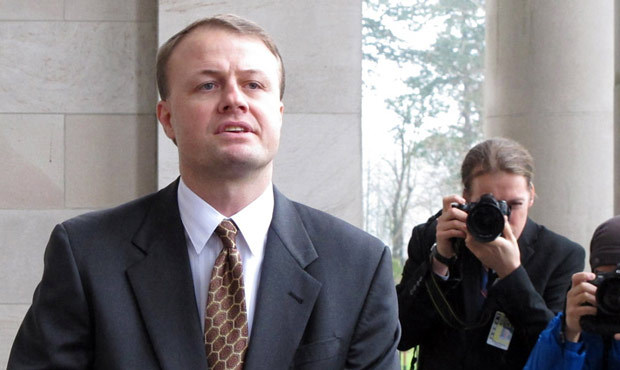 Critics say Tim Eyman’s latest campaign could place legislators in a tough position if passed...